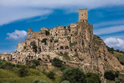 Craco il paese fantasma Fonte Wikipedia.jpg